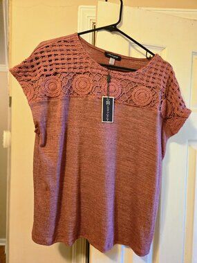 Cable & Gauge R, NWT top with crochet overlay on bodice